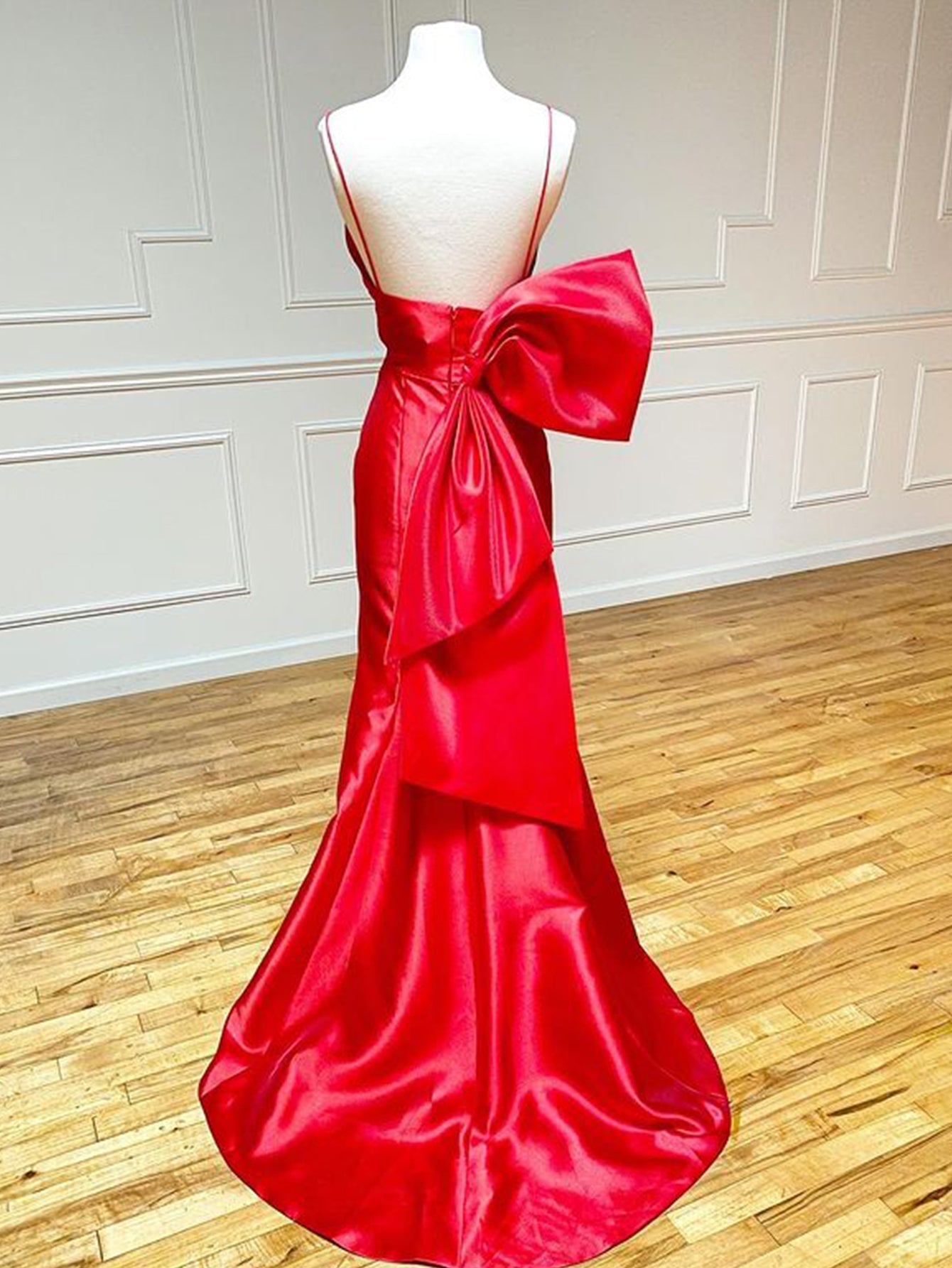 Red Satin Mermaid V Neck Long Prom Dress With Bow Tie - Prom Dress - DYAVOR®