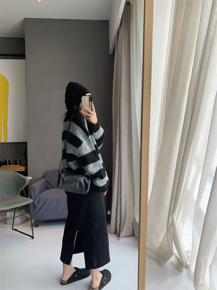 Artsy Chic 2023 Fall-Winter Women's Round-Necked Loose Fit Striped Knit Sweater, Ins Style Pullover Top - - DYAVOR®