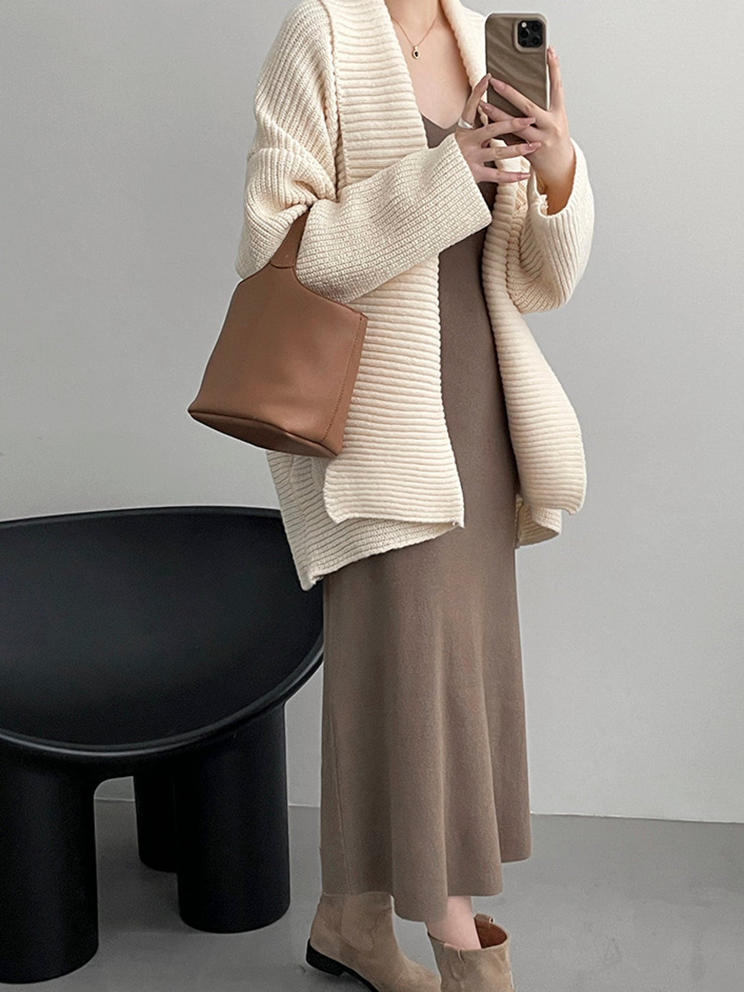 Elegant Retro Oversized Collar Sweater for Women: Loose-Fit, Slimming, and Stylish Knit Outerwear - - DYAVOR®