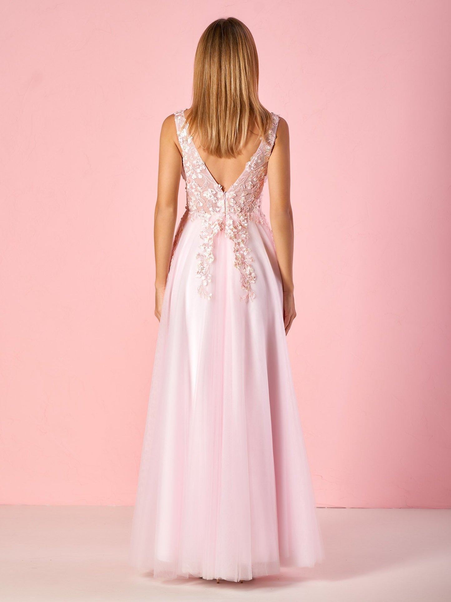 Elegant A-line V-Neck Tulle Floor-Length Prom Dress with Lace Appliques - Prom Dresses - DYAVOR®