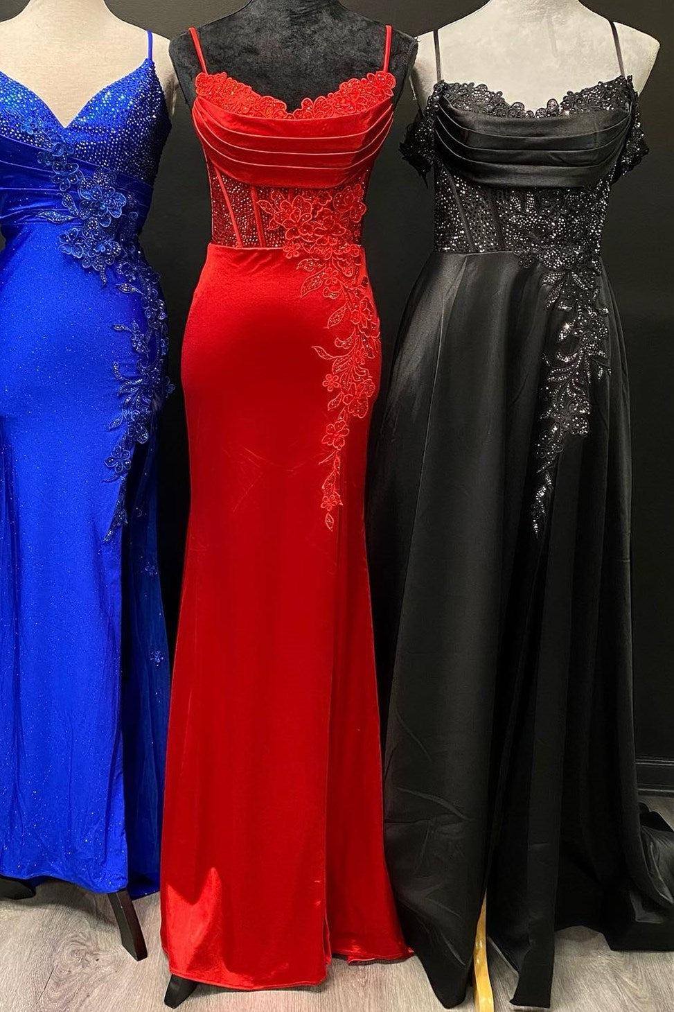 Casey| Red Spaghetti Strap Appliques Mermaid Long Dress with Slit - Prom Dress - DYAVOR®