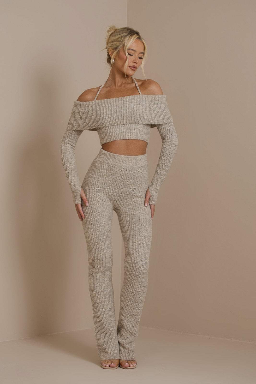 Co-ord Set - Stylish - Knitted, Off-shoulder Top, Fitted Pants - Ideal for Fashionable Occasions - 05/112024 1 - DYAVOR®