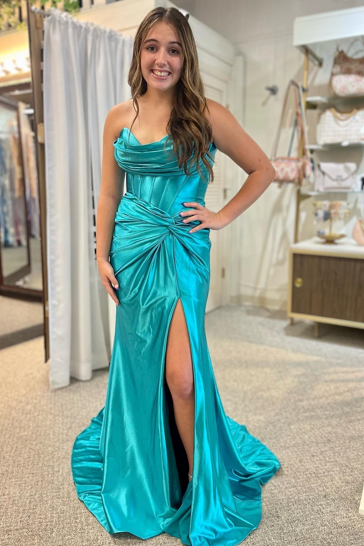 Leslie | Red Strapless Twist-Front Mermaid Long Dress with Slit - Prom Dress - DYAVOR®