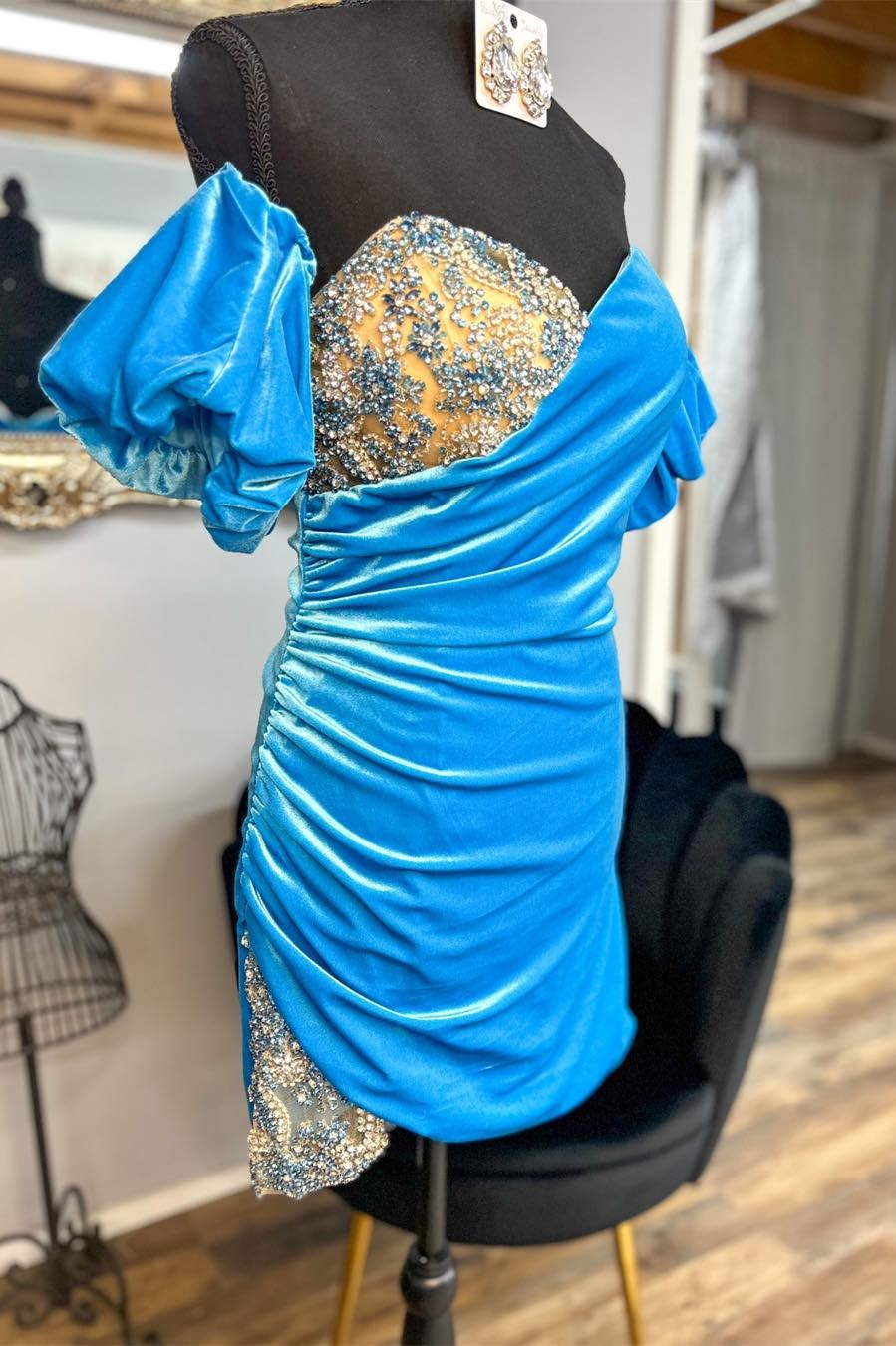 Indie | Black Velvet Sweetheart Beaded Short Cocktail Dress - Prom Dress - DYAVOR®