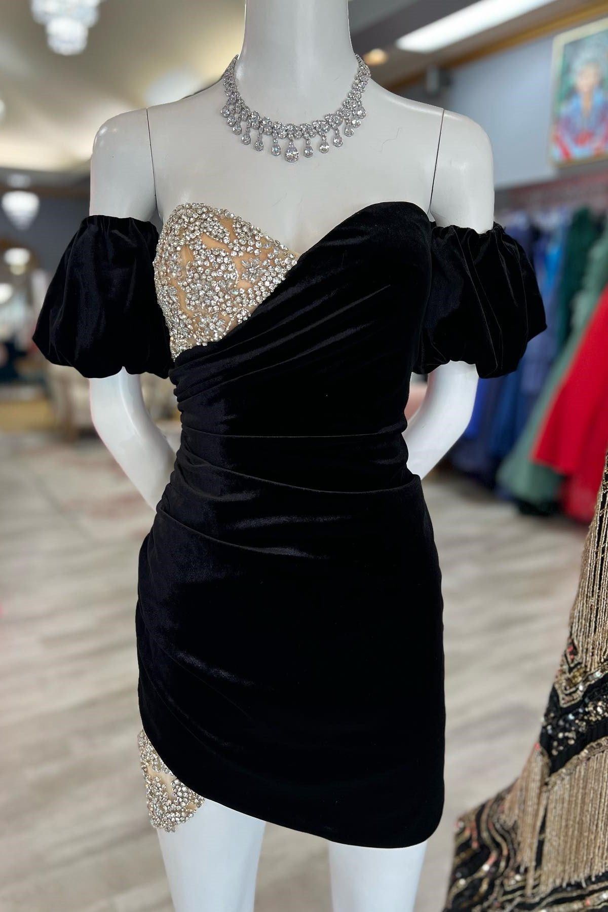 Indie | Black Velvet Sweetheart Beaded Short Cocktail Dress - Prom Dress - DYAVOR®