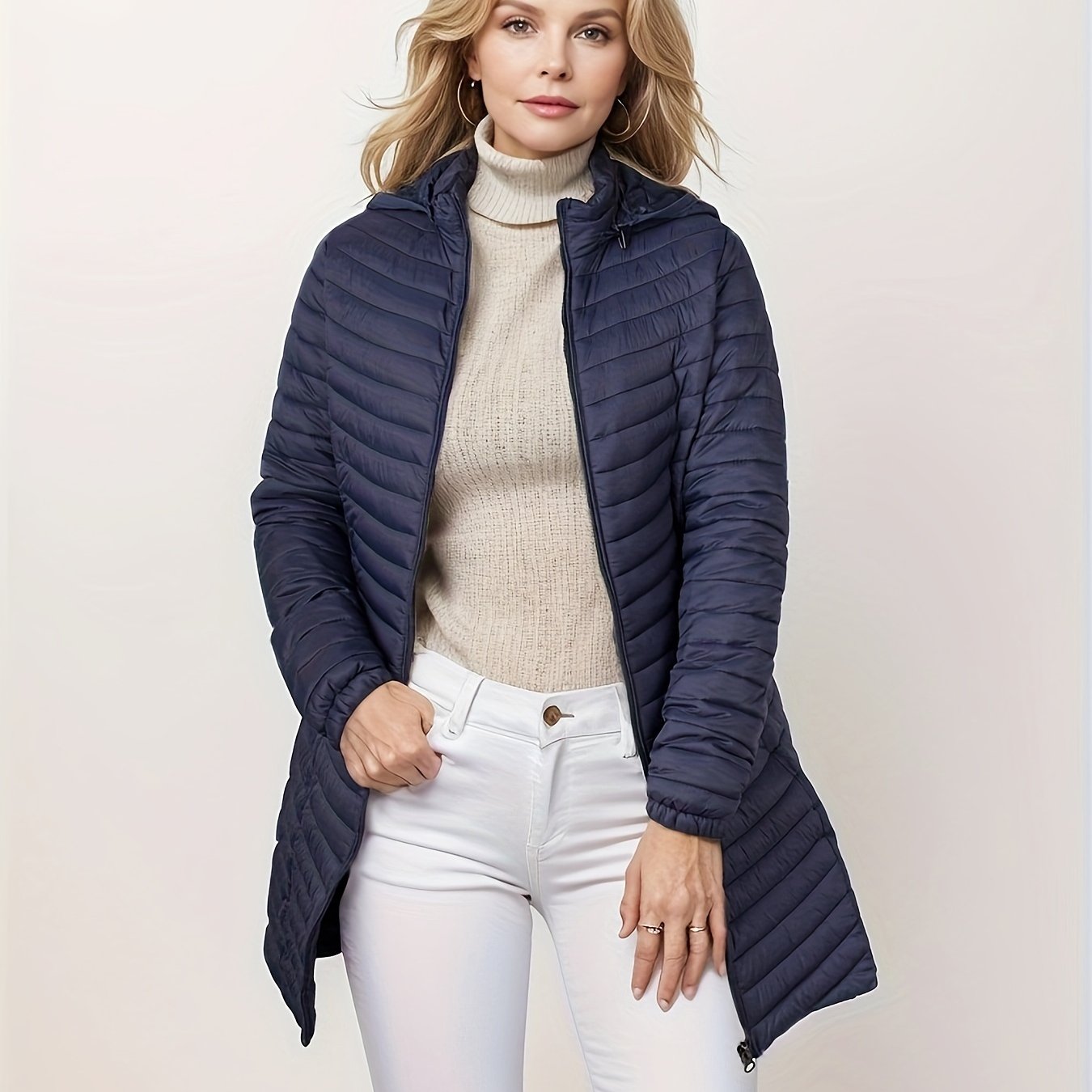 Sara | Casual quilted jacket with hood and zipper front - 07/112024 1 - DYAVOR®