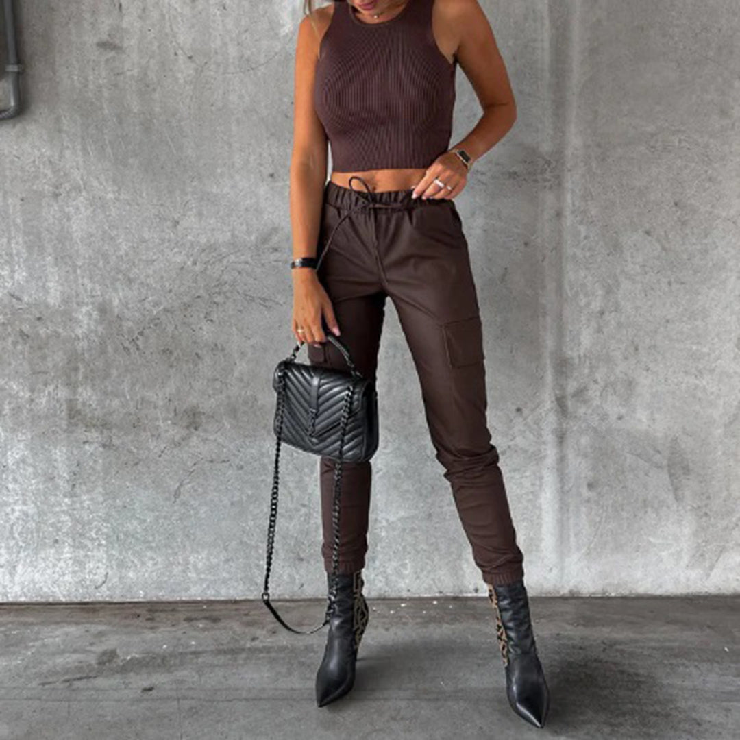 Chantal - Stylish cargo pants - 07/112024 2 - DYAVOR®