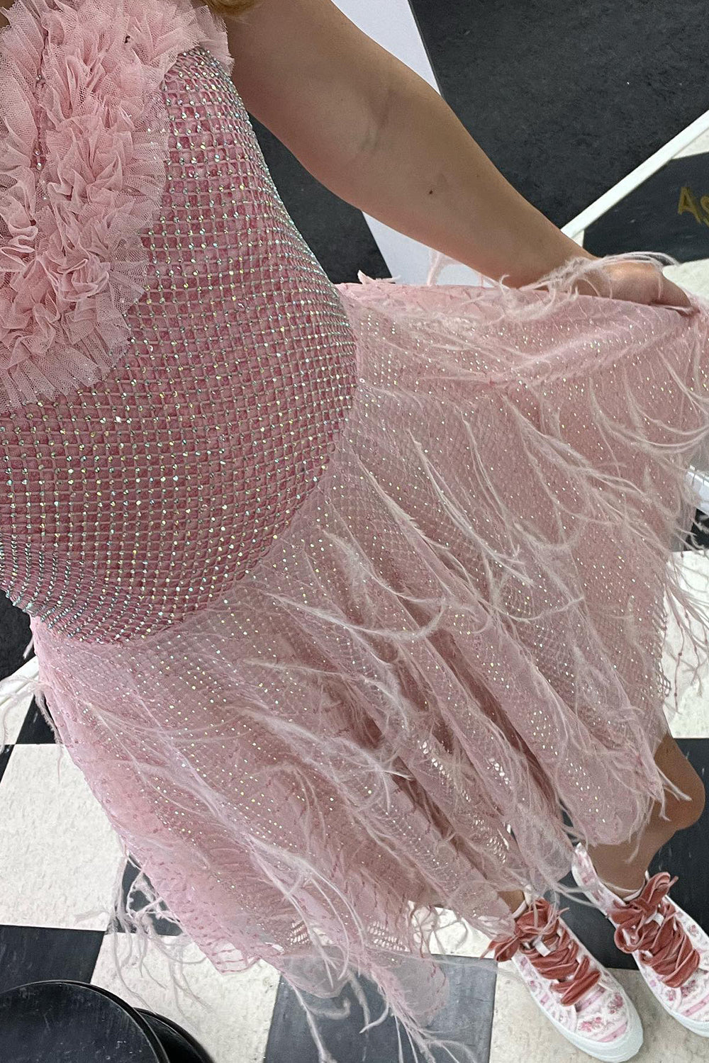 Wynne |Sweetheart Pink Grid Short homecoming Dress with Feathers - Homecoming Dress - DYAVOR®