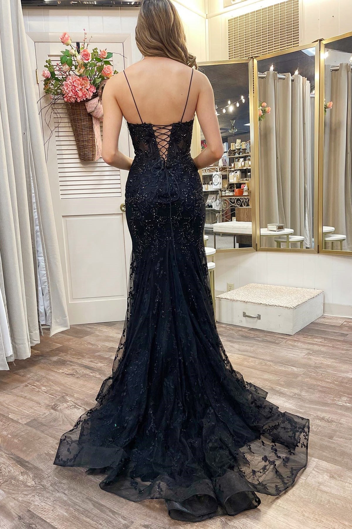 Black Appliques Plunge V Lace-Up Trumpet Prom Gown - Prom Dress - DYAVOR®