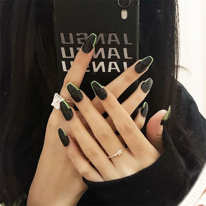 Gothic Press On Nails - - DYAVOR®