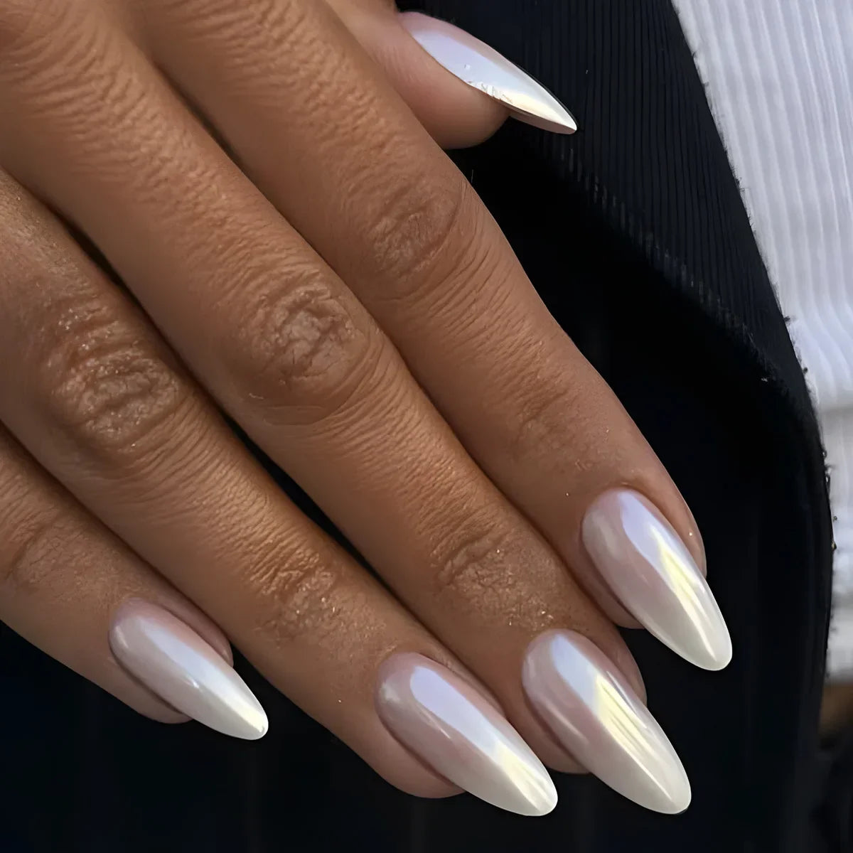 24Pcs White Aurora Almond False Nails Simple with French Design Wearable False Nails Glitter Full Cover Press on Nails Tips Art - - DYAVOR®