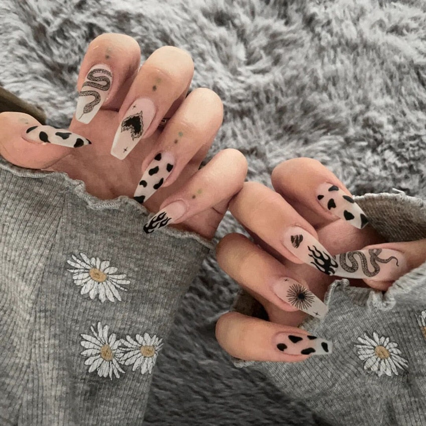 Gothic Press On Nails - - DYAVOR®