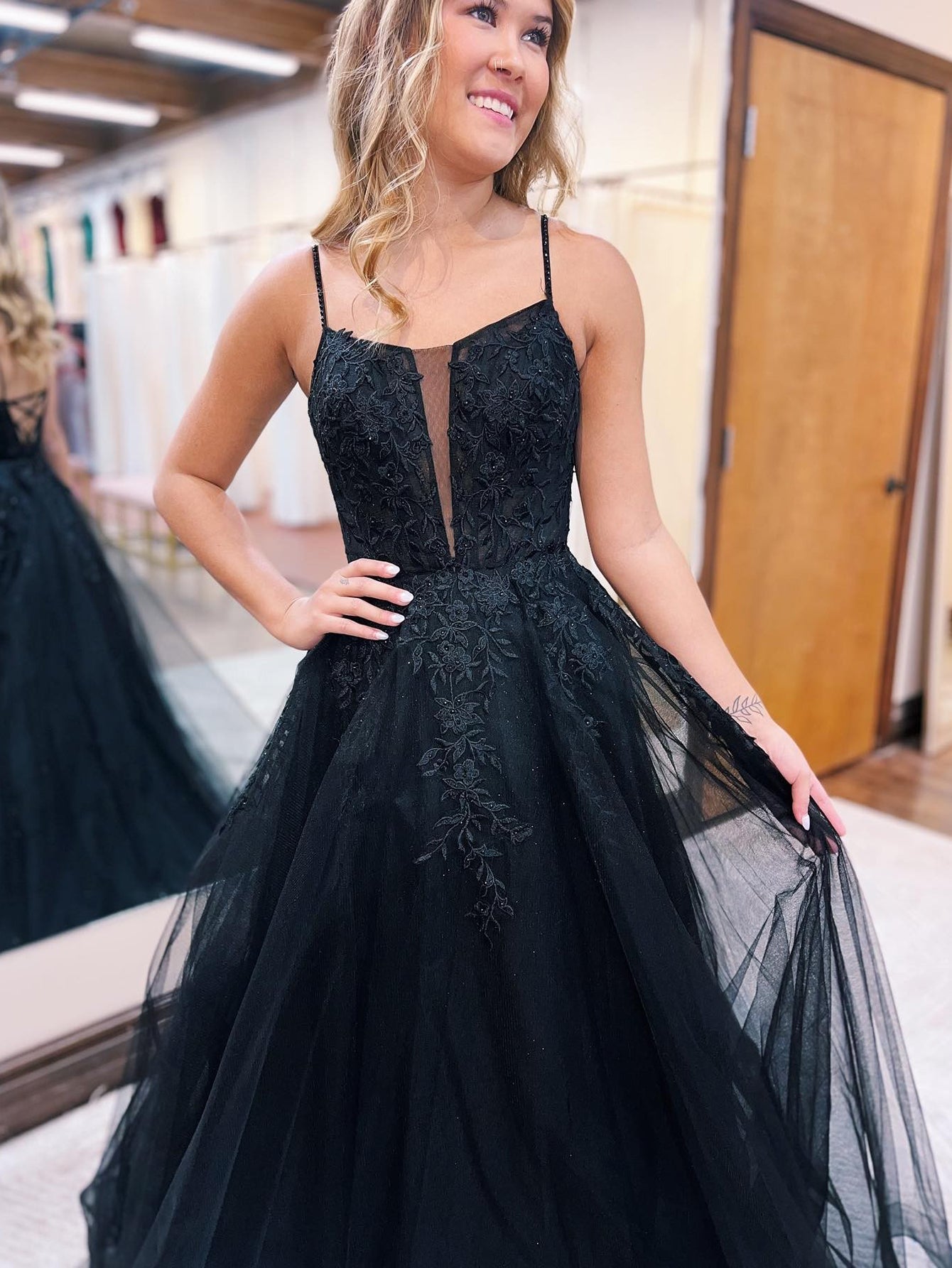 Tatum | Black Tulle Spaghetti Straps A Line Prom Dress with Appliques - Prom Dress - DYAVOR®
