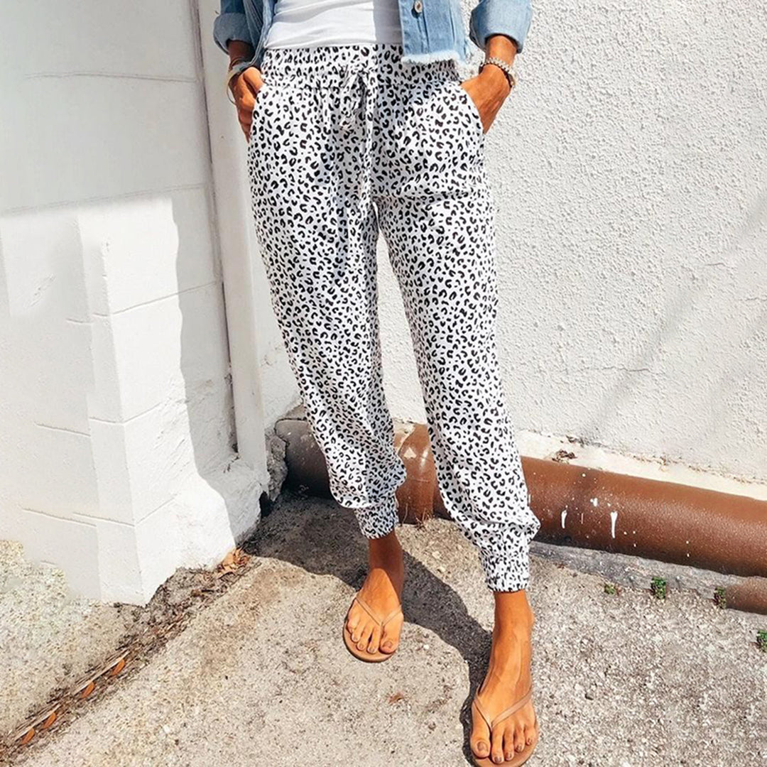 Xandra - Women's leopard print pants. - 07/112024 3 - DYAVOR®