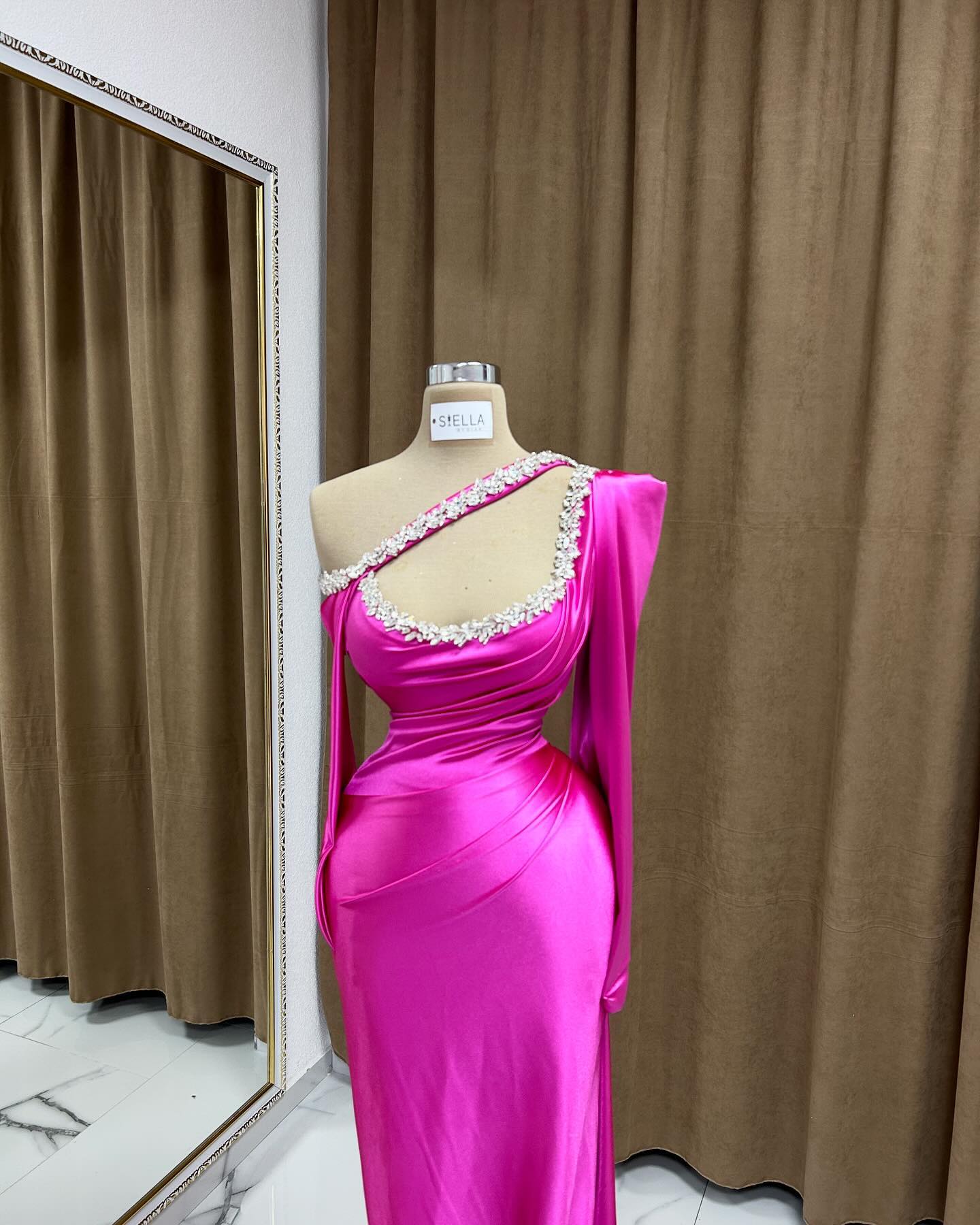 Amazing Column Scoop Long Sleeve Rhinestone Satin Prom Dresses - Prom Dresses - DYAVOR®
