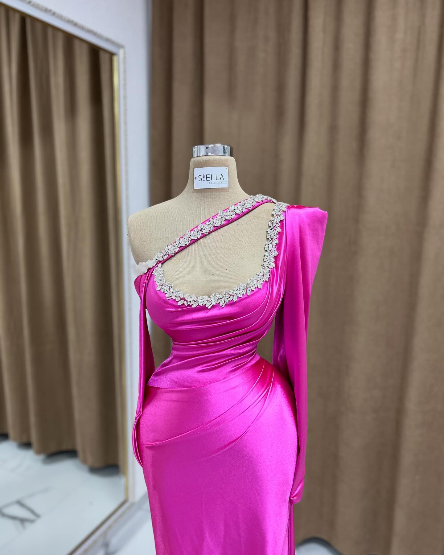 Amazing Column Scoop Long Sleeve Rhinestone Satin Prom Dresses - Prom Dresses - DYAVOR®
