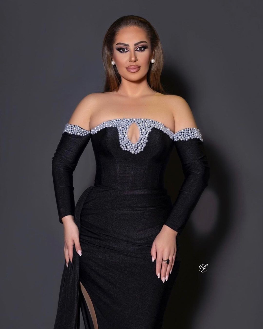 Deluxe Black Floor Length Long Sleeves Mermaid Satin Prom Dress with beads - Prom Dresses - DYAVOR®