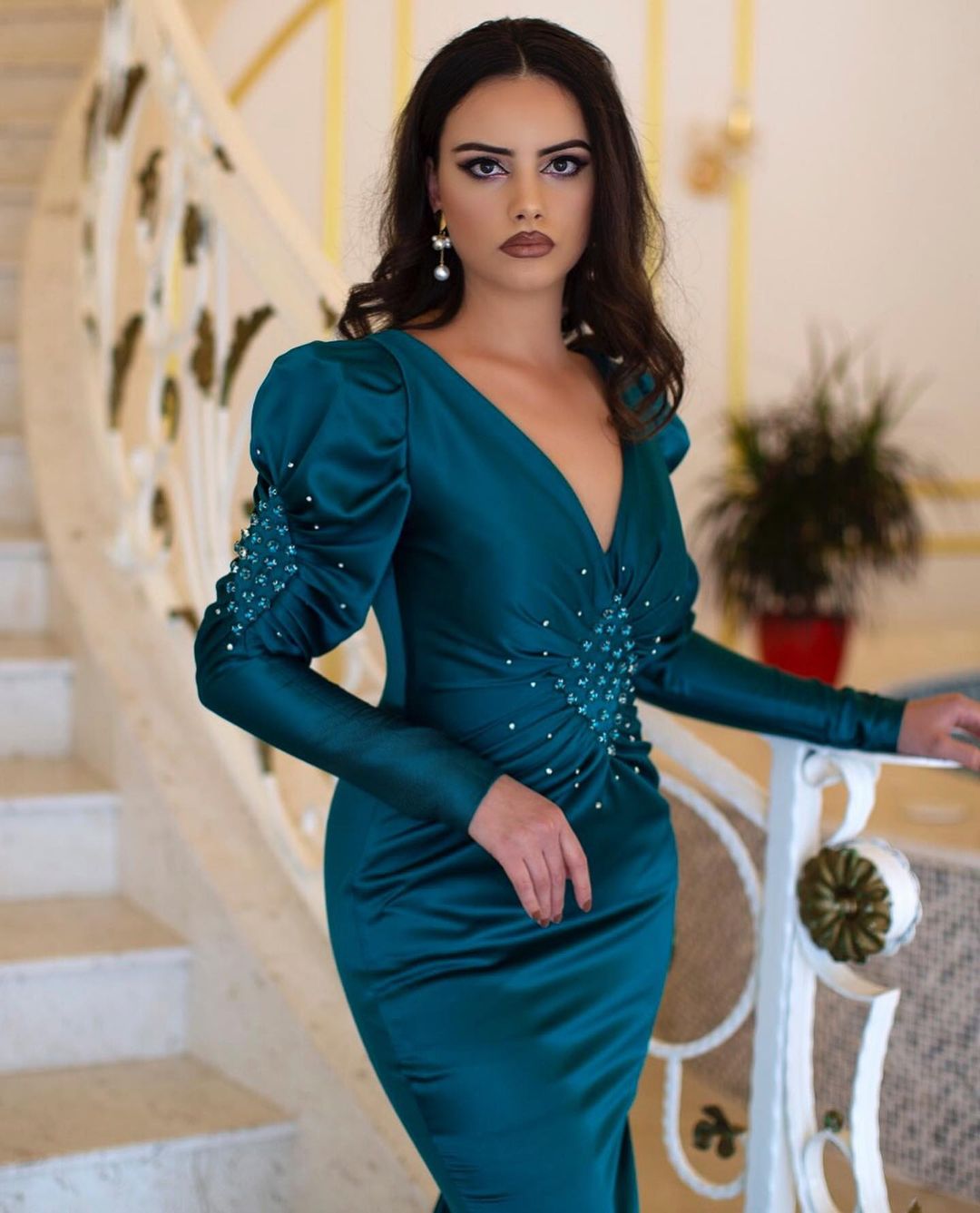 Elegant Long Mermaid V-neck Beading Prom Dress With Long Sleeves - Prom Dresses - DYAVOR®