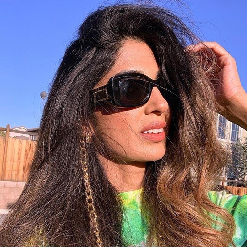 Elegant Women's Classic Black Retro Fashion Medium Square Sunglasses - Women Sunglasses - DYAVOR®