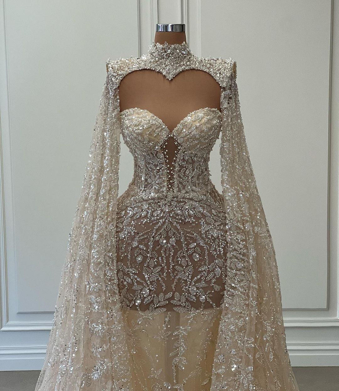 Luxurious Long Mermaid High Neck Glitter Lace Prom Dress With Sleeves - Wedding Dresses - DYAVOR®