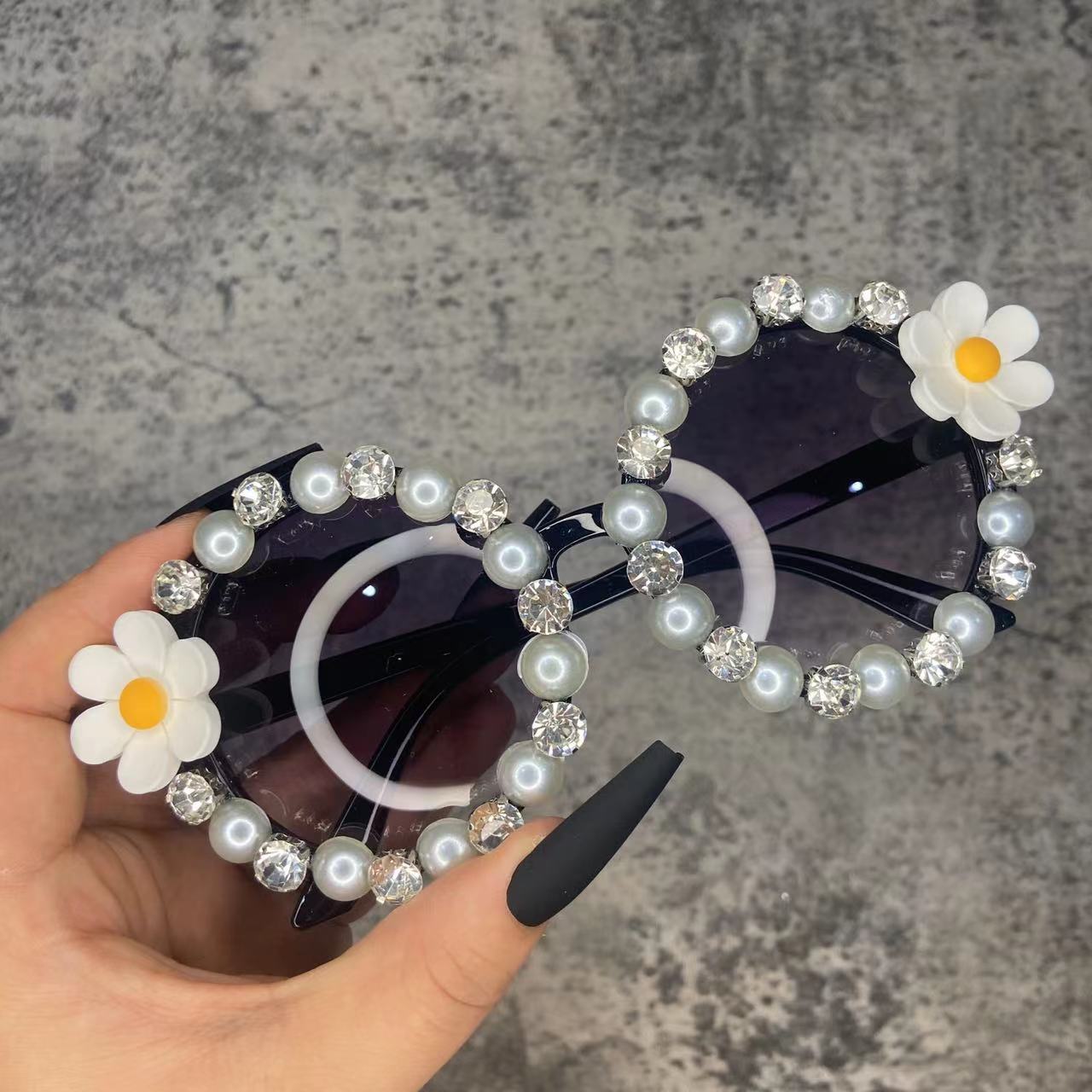 Women's Shiny Rhinestone Diamond Designer Round Shape Sunglasses - Women Sunglasses - DYAVOR®