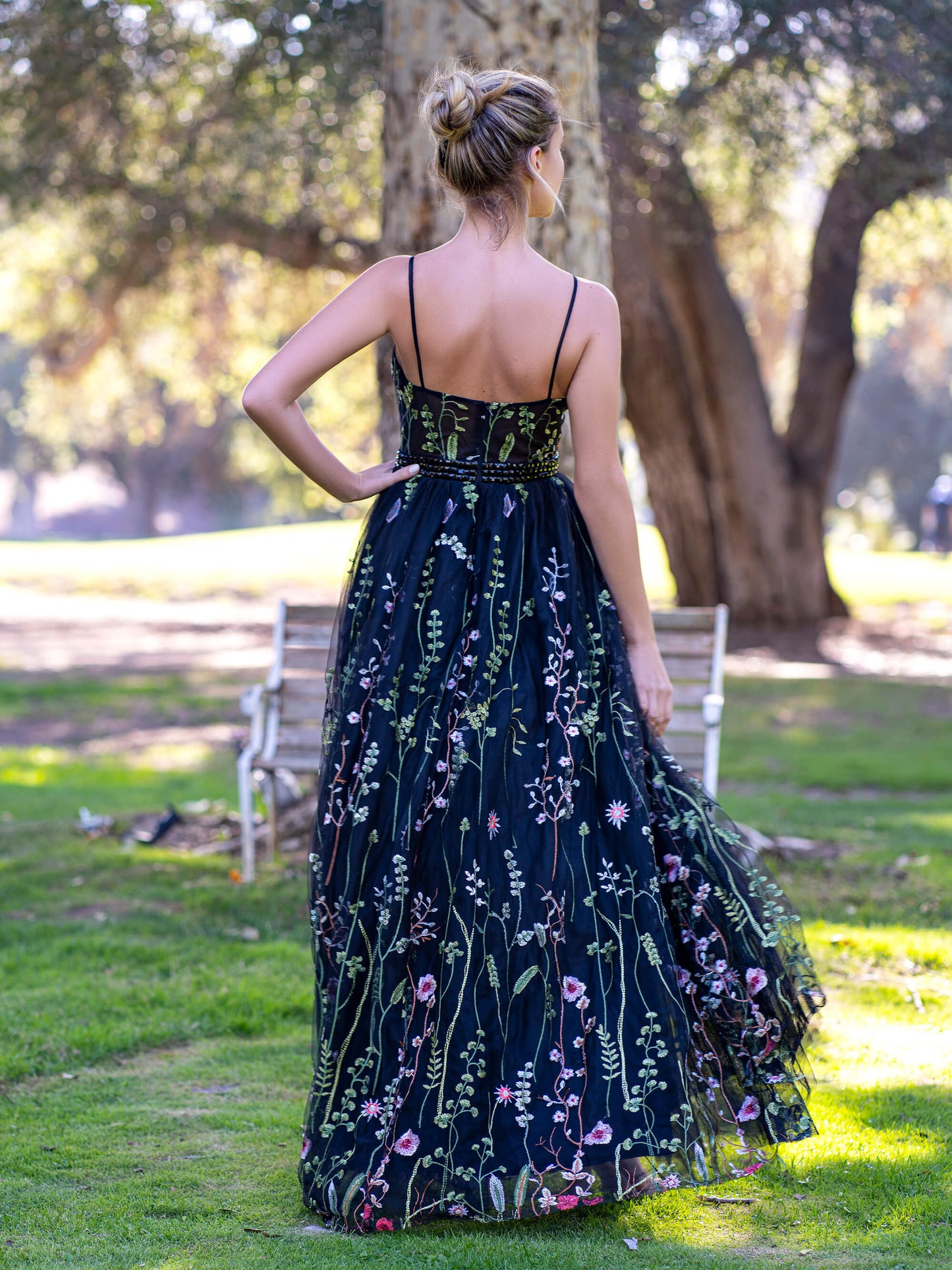 V-neck Spaghetti Straps Applique Tulle Floor Length Prom Dress - Prom Dresses - DYAVOR®