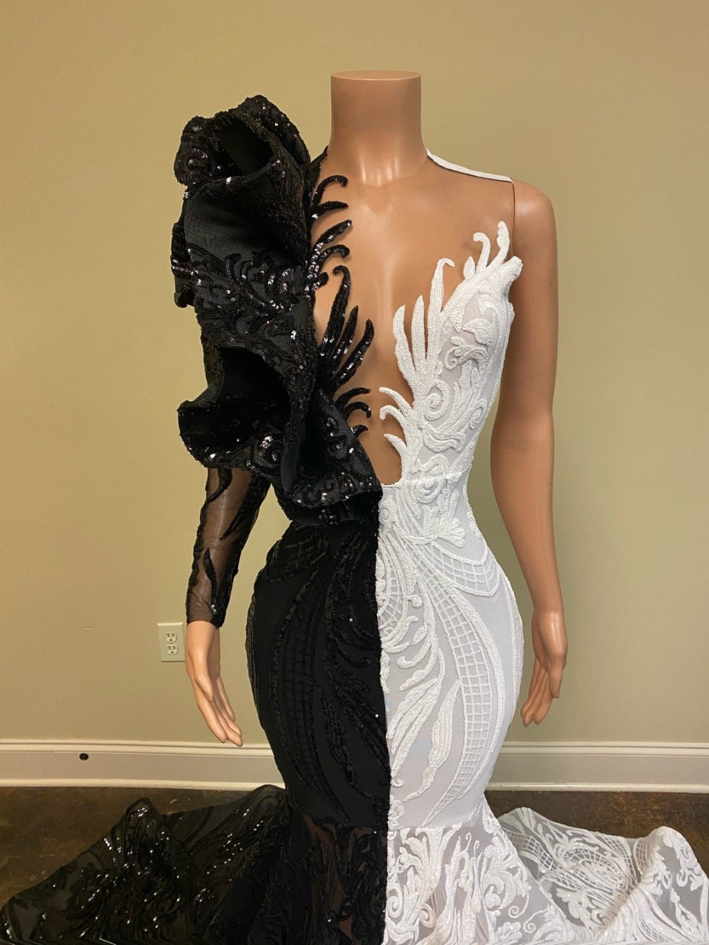 Unique Bicolor V-neck One Shoulder Long Sleeve Column Mermaid Prom Dresses - Prom Dresses - DYAVOR®