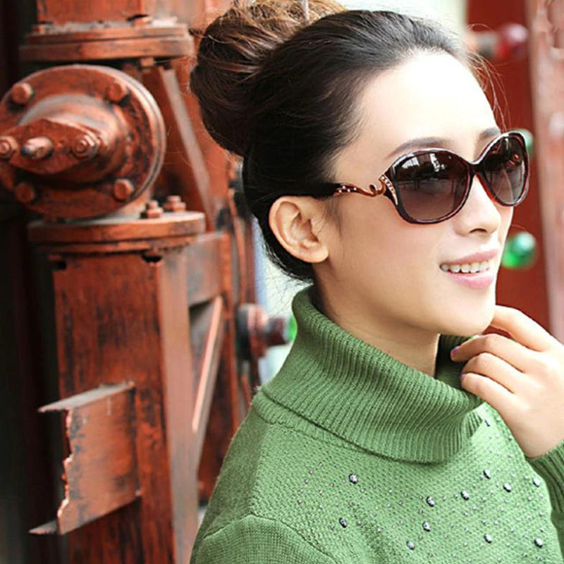 Women's Hot Polarized Fashion Plastic Sunglasses with UV400 Protection - Women Sunglasses - DYAVOR®