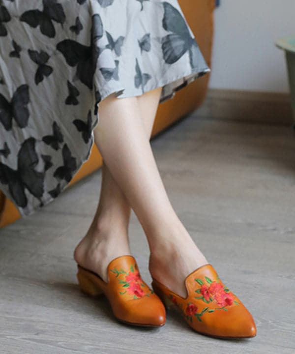 Camel Chunky Heel Embroideried Cowhide Leather Fitted Pointed Toe Slide Sandals - Slide Sandals - DYAVOR®