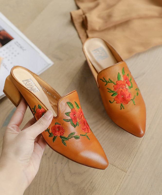 Camel Chunky Heel Embroideried Cowhide Leather Fitted Pointed Toe Slide Sandals - Slide Sandals - DYAVOR®