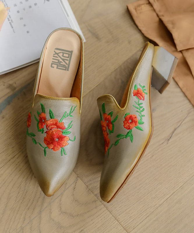 Camel Chunky Heel Embroideried Cowhide Leather Fitted Pointed Toe Slide Sandals - Slide Sandals - DYAVOR®