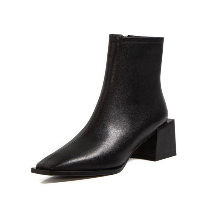 Raida Boots Ankle Height - Boots - DYAVOR®
