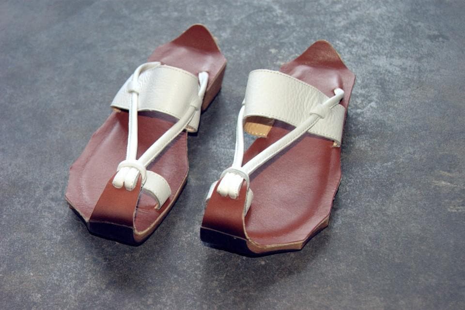Curved Retro Leather Sandals - - DYAVOR®