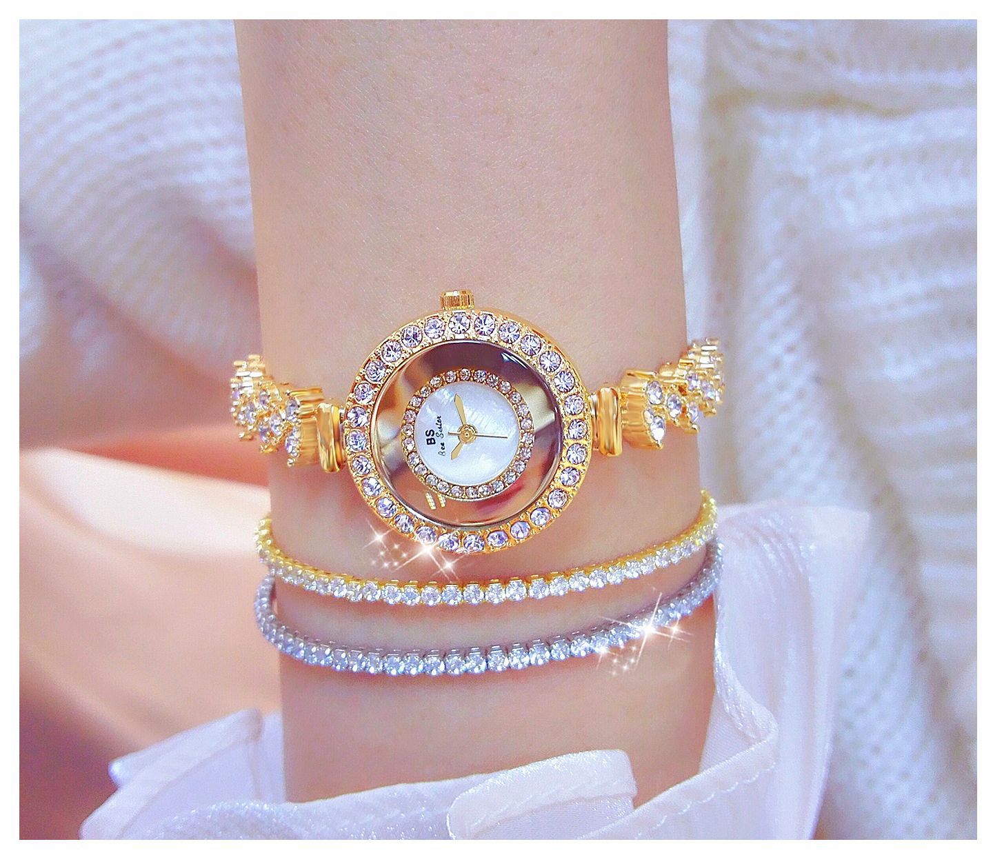 Luxury Hip Hop Women's Diamonds Decor White Dial Sports Bracelet Wristwatch - Watches for Women - DYAVOR®