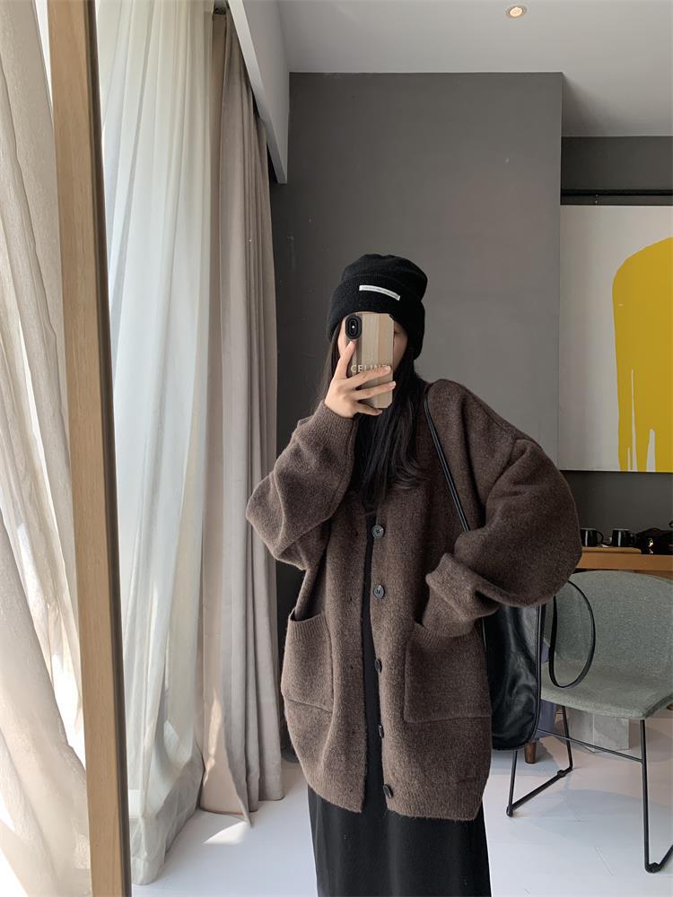  Autumn-Winter Women's V-Neck Oversized Knit Cardigan: Stylish Sweater Jacket with Long Sleeves for 2023 -  - DYAVOR® 