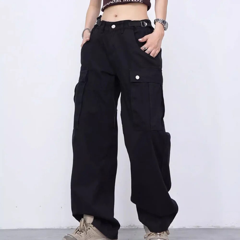  Rifka - Women's baggy cargo pants with wide pocket - 07/112024 3 - DYAVOR® 