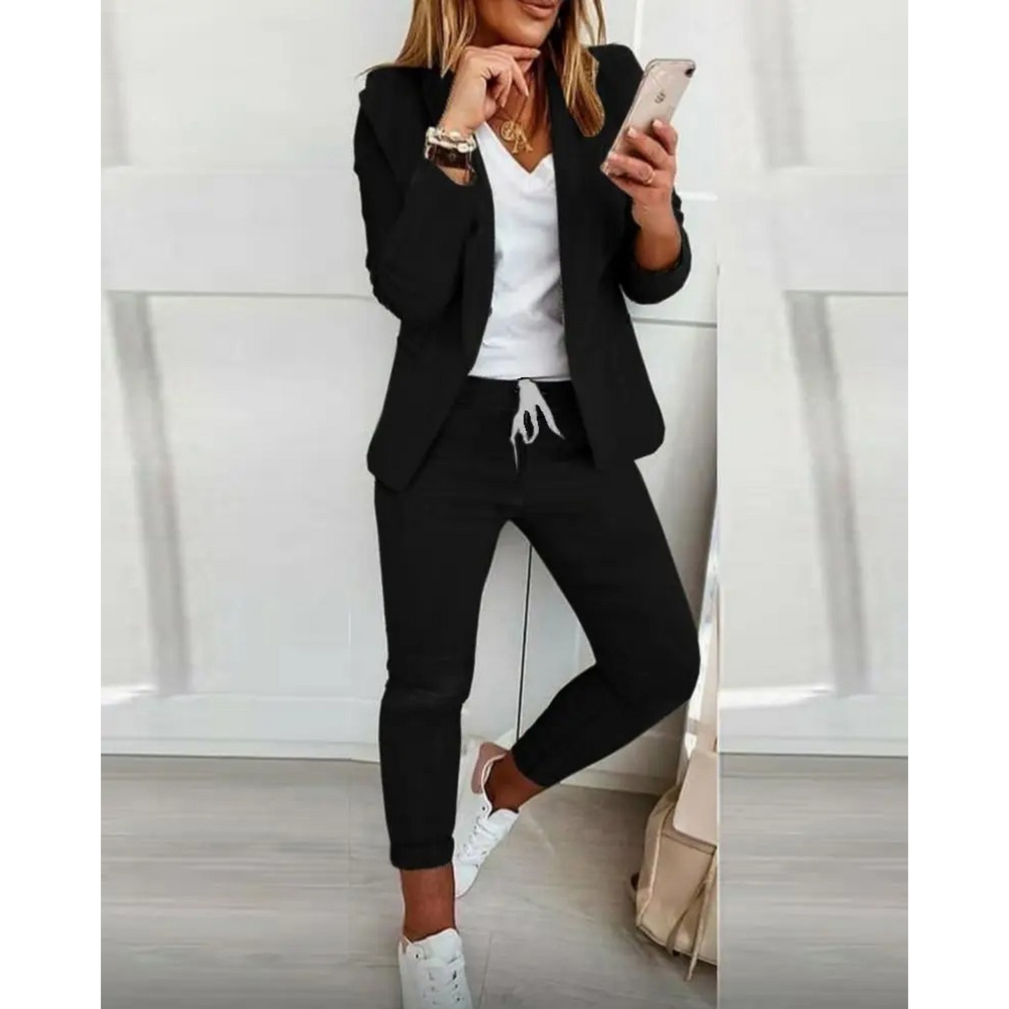 Lena | Slim-fit blazer and pants set in solid color