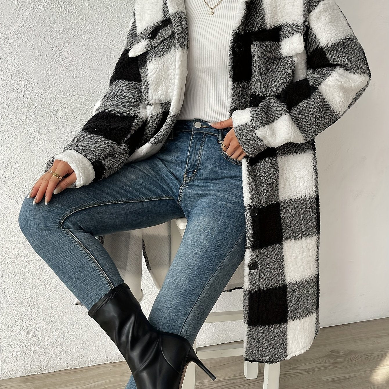  Valeria - Stylish plaid teddy coat - 07/112024 2 - DYAVOR® 