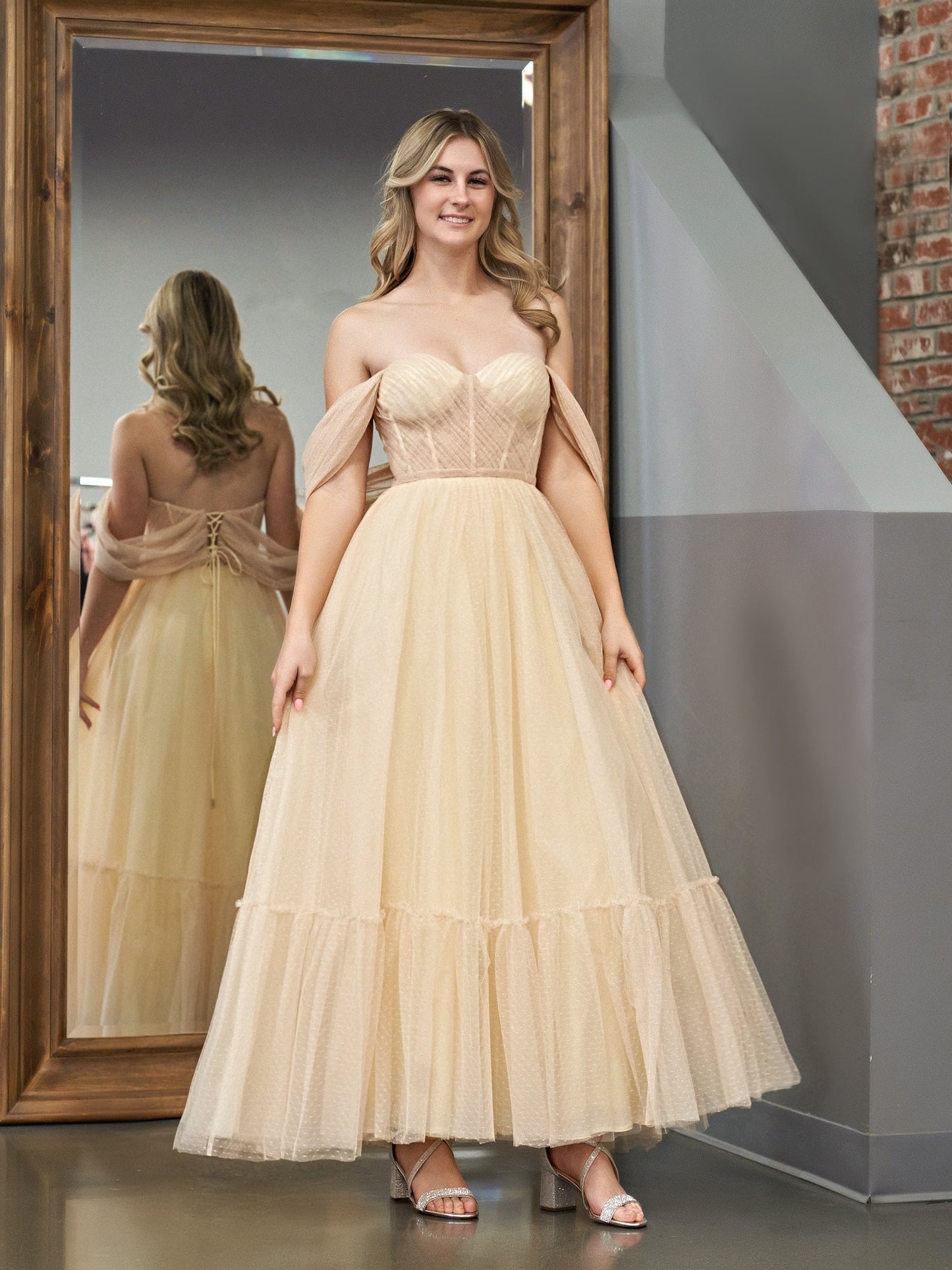  Nova | A-Line Champagne Tulle Sweetheart Tea-Length Prom Dress - Homecoming Dress - DYAVOR® 