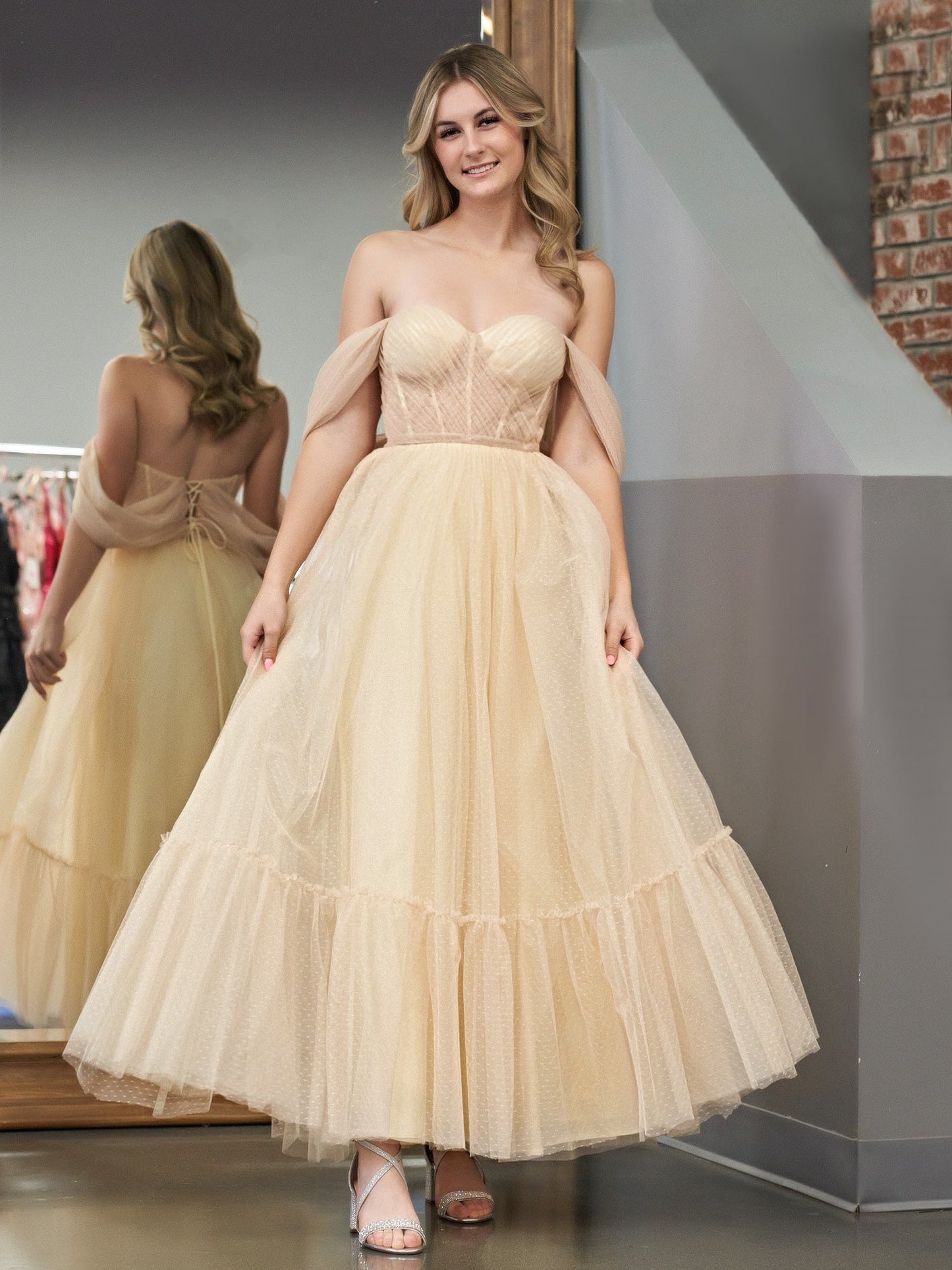  Nova | A-Line Champagne Tulle Sweetheart Tea-Length Prom Dress - Homecoming Dress - DYAVOR® 