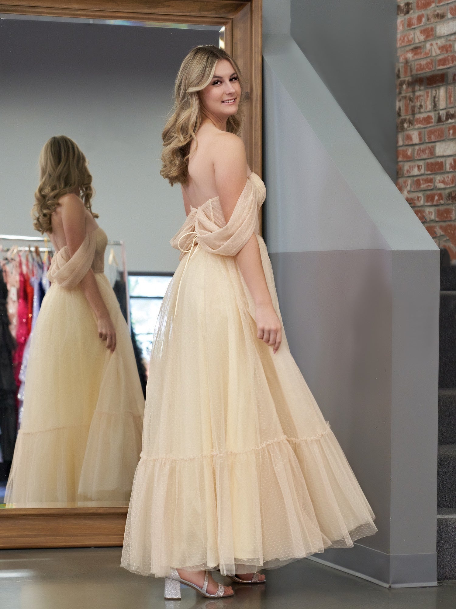  Nova | A-Line Champagne Tulle Sweetheart Tea-Length Prom Dress - Homecoming Dress - DYAVOR® 