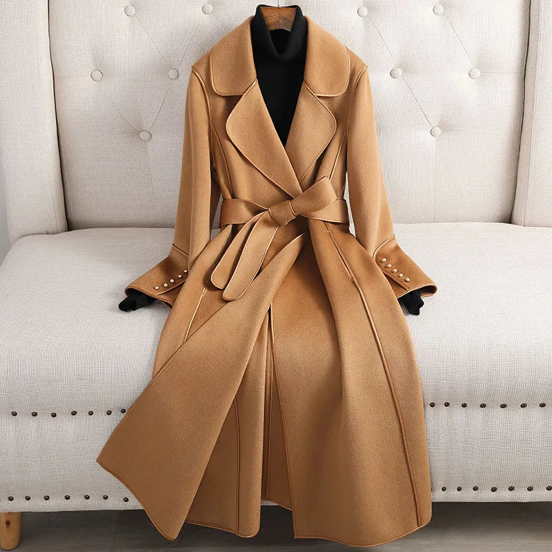 Ladies' trench coat with belt