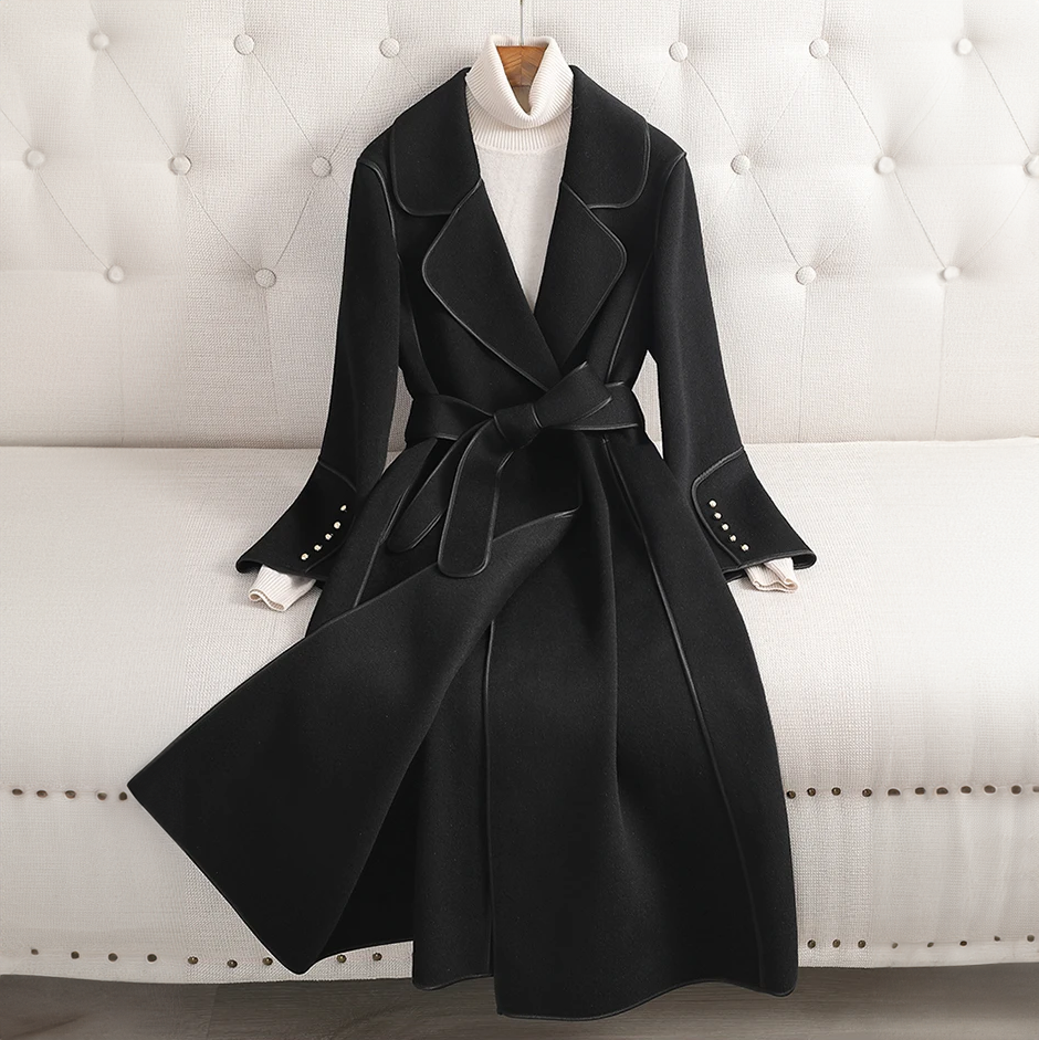 Ladies' trench coat with belt