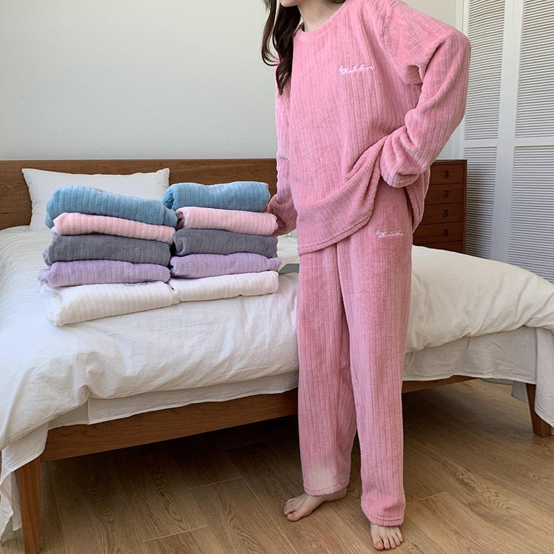  Comfortable Coral Fleece Pajama Set | Warm 2-Piece Loungewear - 11/162024 1 - DYAVOR® 