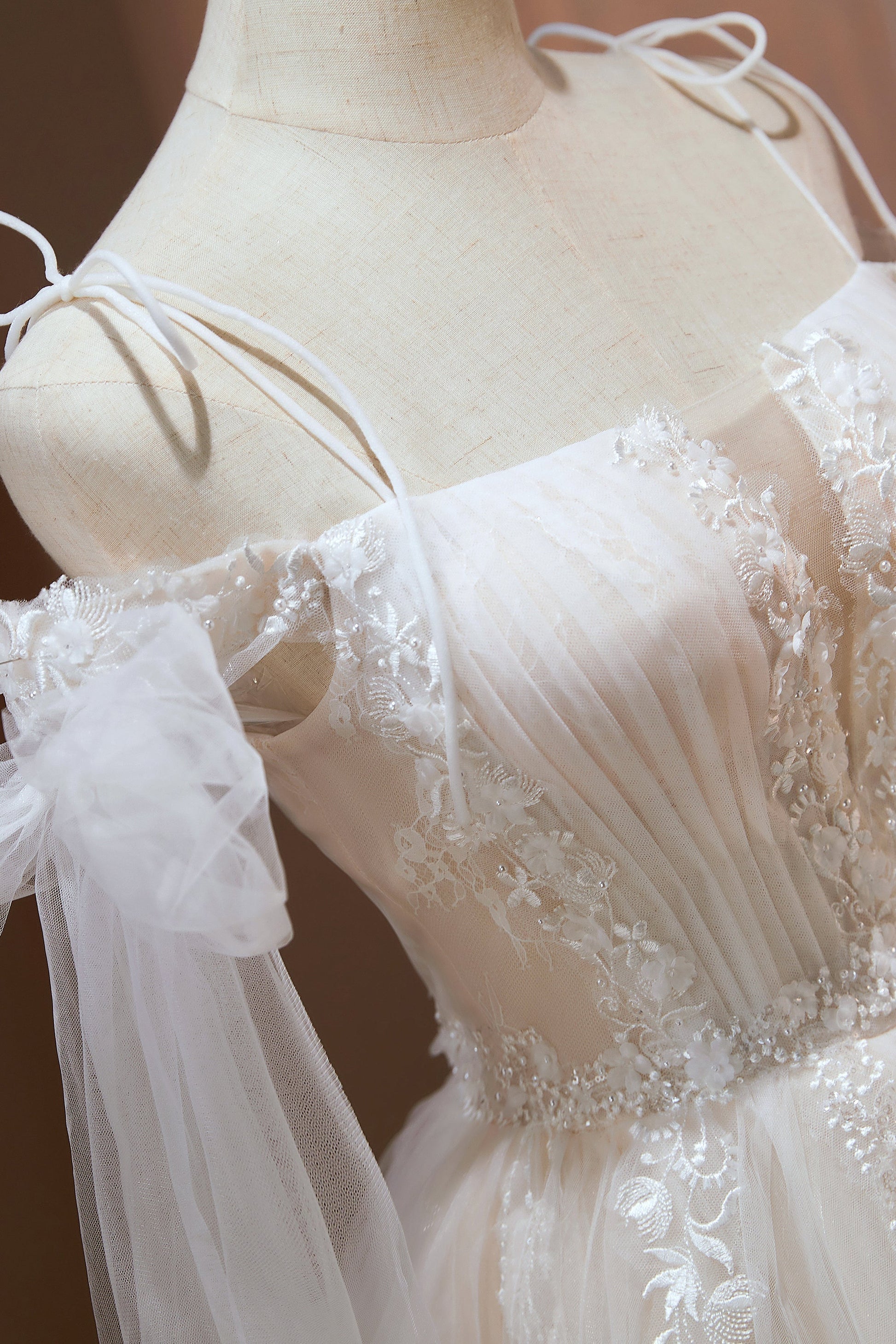  Viveca | Spaghetti Straps A Line Appliques Tulle Short Homecoming Dresses - Homecoming Dress - DYAVOR® 