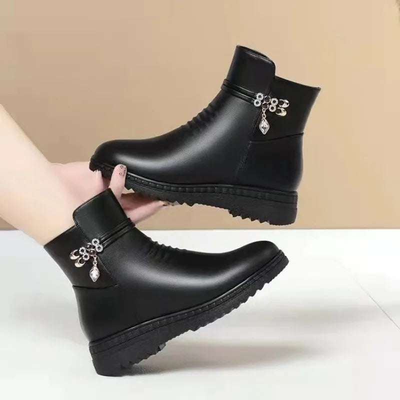 Leather Snow Boots Thick Wool Lined Women Winter Warm