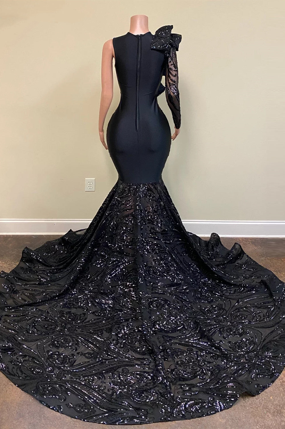  Chic Black Long Sleeve Asymmetrical Floor Length Mermaid Prom Dress - Prom Dresses - DYAVOR® 