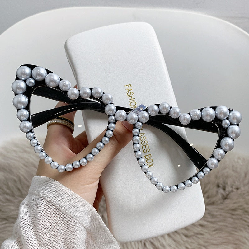  Retro Hip Hop Women's Cat Eye Heart-Shaped Sunglasses with Pearl Decor - Women Sunglasses - DYAVOR® 