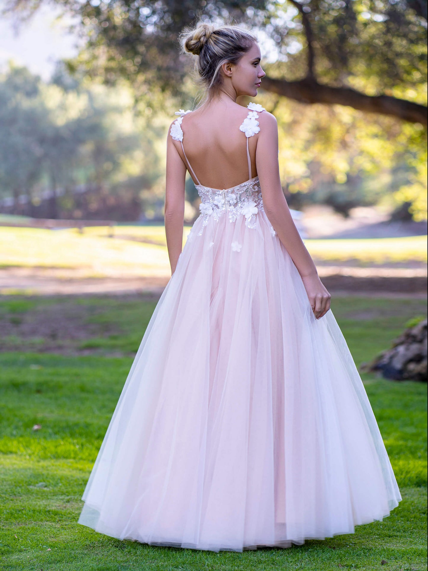  V-neck Lace Bow Straps Floor Length Tulle Prom Dress - Prom Dresses - DYAVOR® 