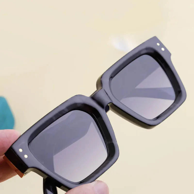  Men and Women Vintage Style Anti-UV400 Gradient Square Sunglasses - Unisex Sunglasses - DYAVOR® 